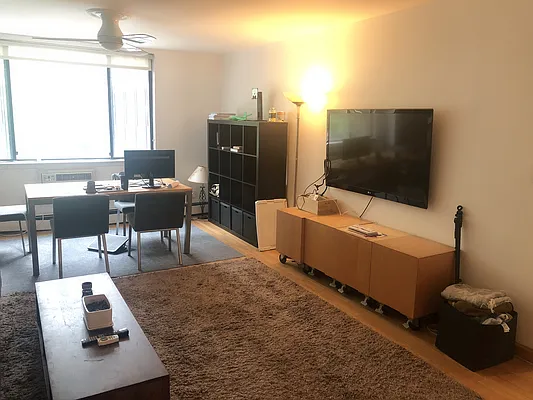 Rented by Century 21 New Golden Age Realty | media 11