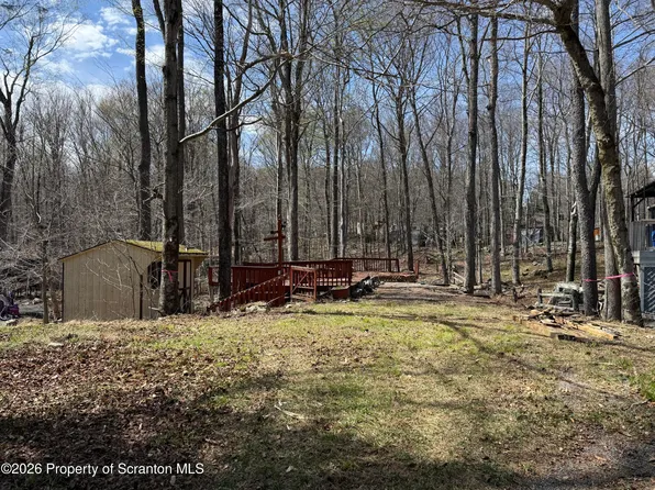 65 Cowboy Corridor, Gouldsboro, PA 18424