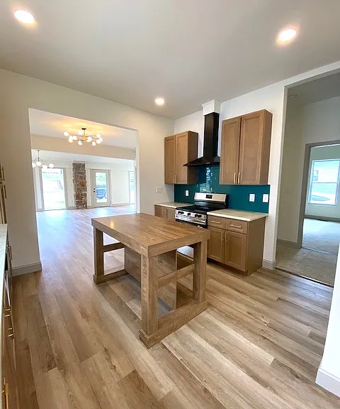 2019 Nadine St — Photo 8