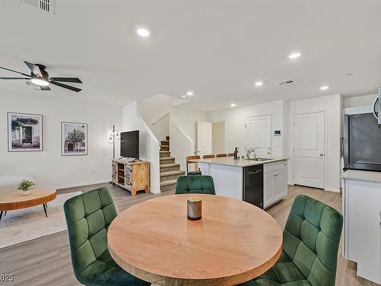 1906 Arietta Vista St — Photo 7