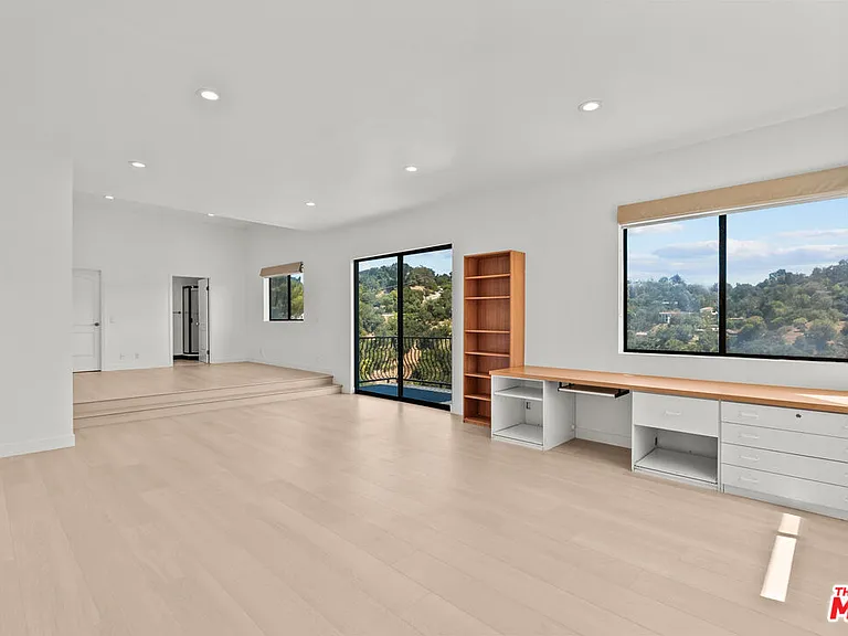 3665 Alta Mesa Dr — Photo 32