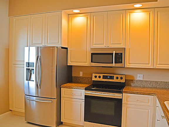 4th image of 20 Harbour Isle Dr W Unit 302