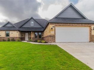 2933 Windy Glen Dr, Decatur, TX 76234