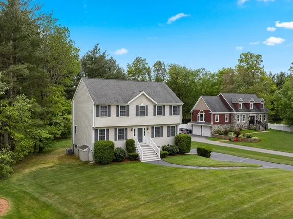 186 Mitchell G Dr, Tewksbury, MA 01876