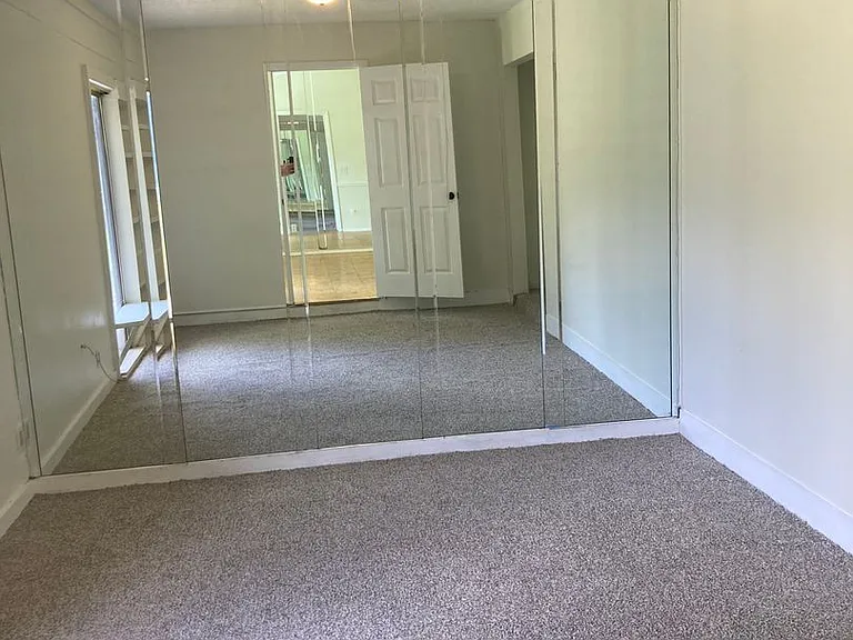 2671 Bentley Dr — Photo 9