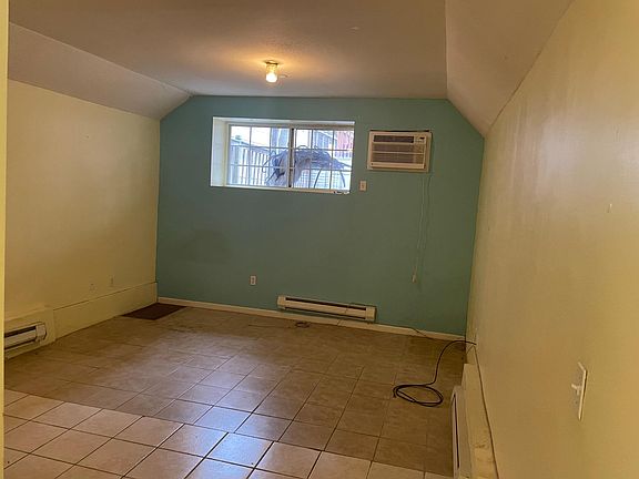5th image of 25 Tessa Ct Floor 1