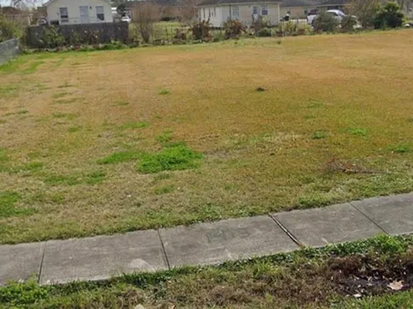 1907 Tricou St, New Orleans, LA 70117