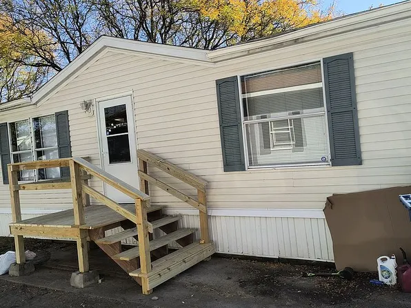 9 Country Forest Dr, Fort Wayne, IN 46818