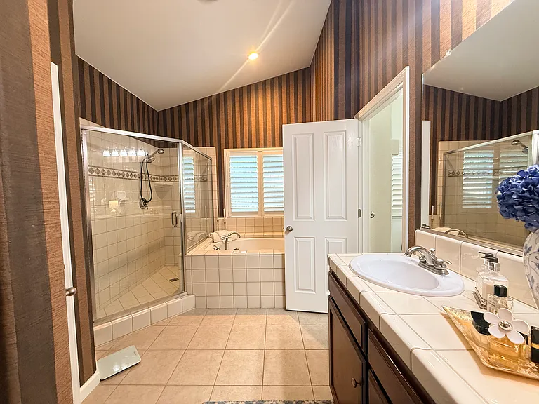 1140 E Sawgrass Ave — Photo 23