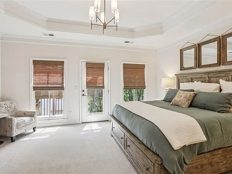 805 Highland Green Way NE — Photo 19