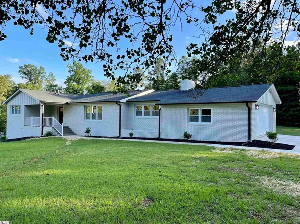 200 Fernwood Dr, Seneca, SC 29678