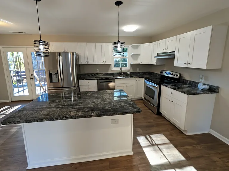 537 Eastside Dr NE — Photo 8
