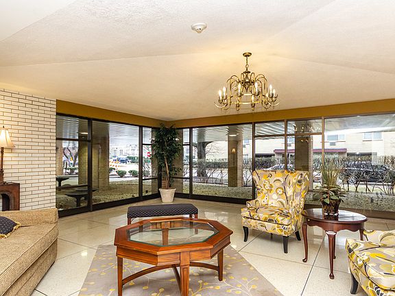 2nd image of 203 N Kenilworth Ave APT 3C