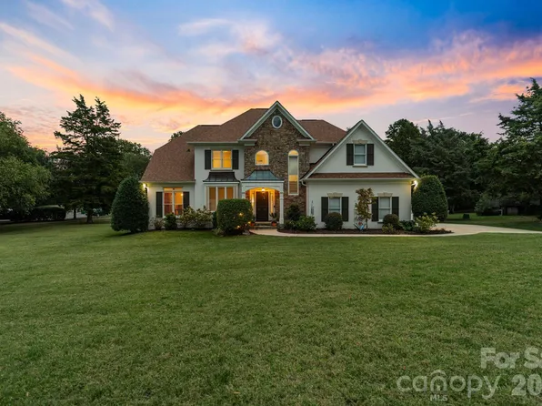 21216 Norman Shores Dr, Cornelius, NC 28031