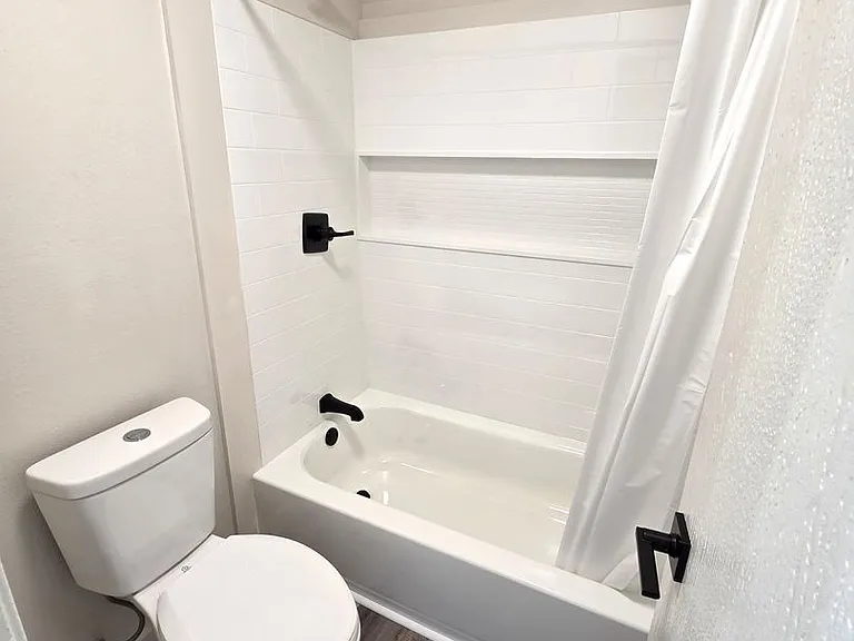 233 N E St #1-3 — Photo 10