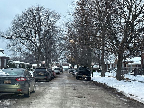 5th image of 11820 S Hale Ave