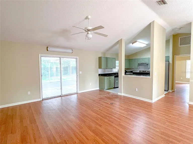 8414 SW 66th Ln — Photo 4