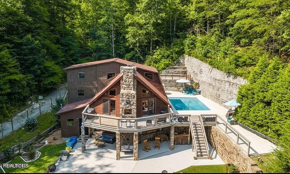 1st image of 237 Foster Rd