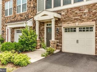 8931 Garrett Way, Manassas, VA 20112