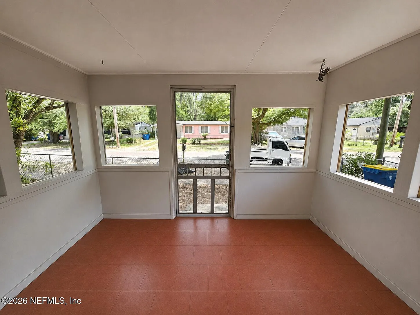 4 bed, 1.5 bath, 1152 sqft, $1,225 — Photo 2