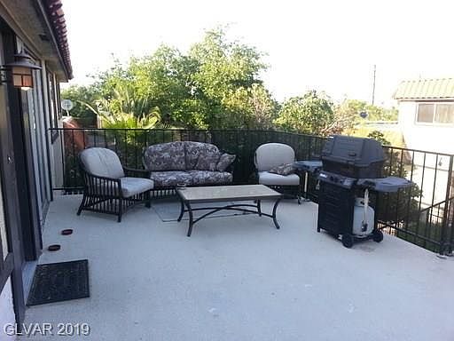 1st image of 220 Shadybrook Ln