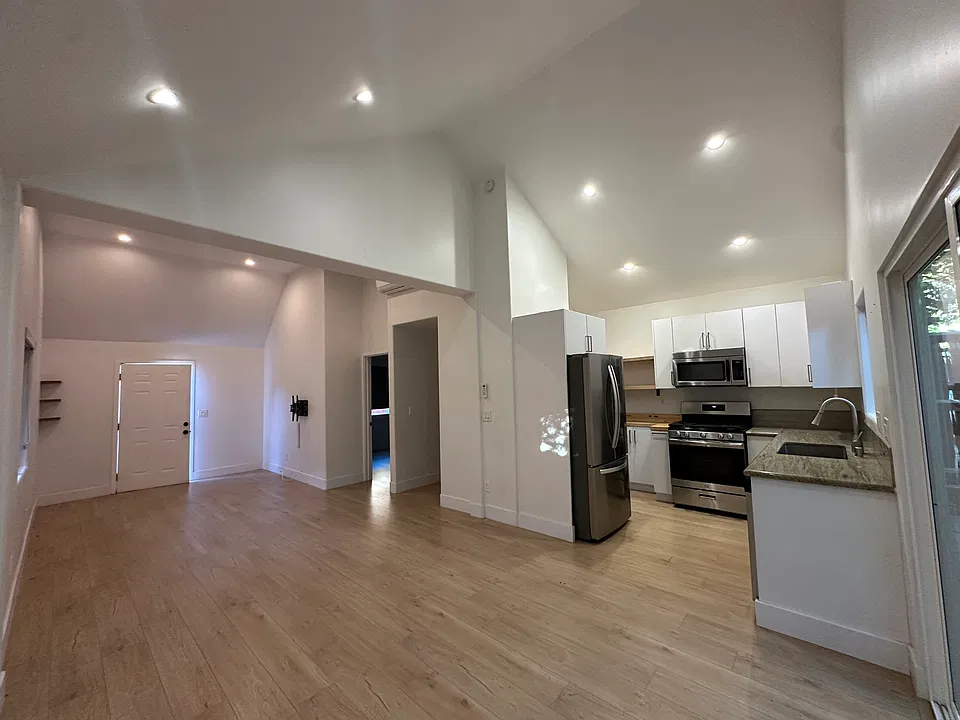 135 1/2 S Avenue 54 Los