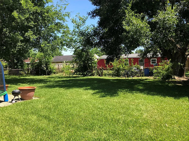 4114 Dacca Dr — Photo 2