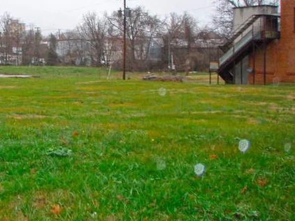 204 E 3rd St, Farmville, VA 23901