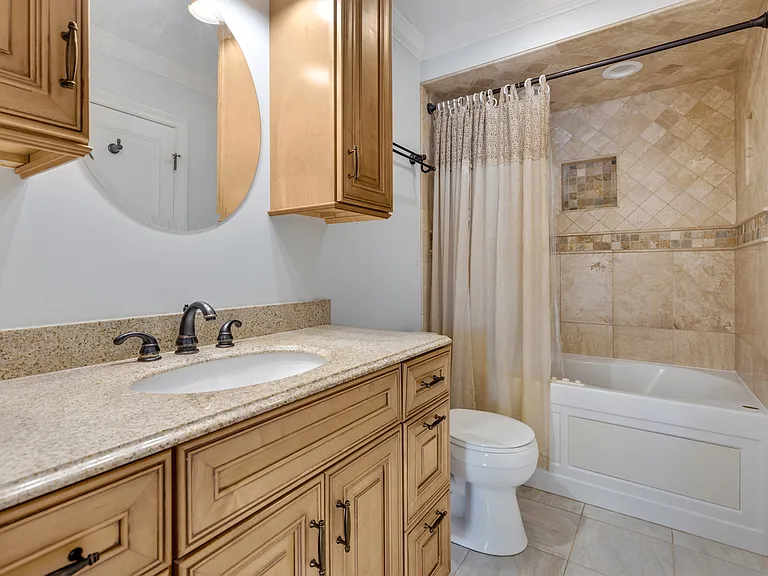 740 Lakeview Pt — Photo 16