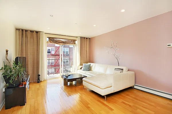 Sold by Compass | media 18