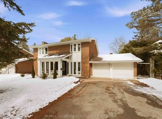 19 Kingsford Cres, Ottawa, ON K2K 1T5