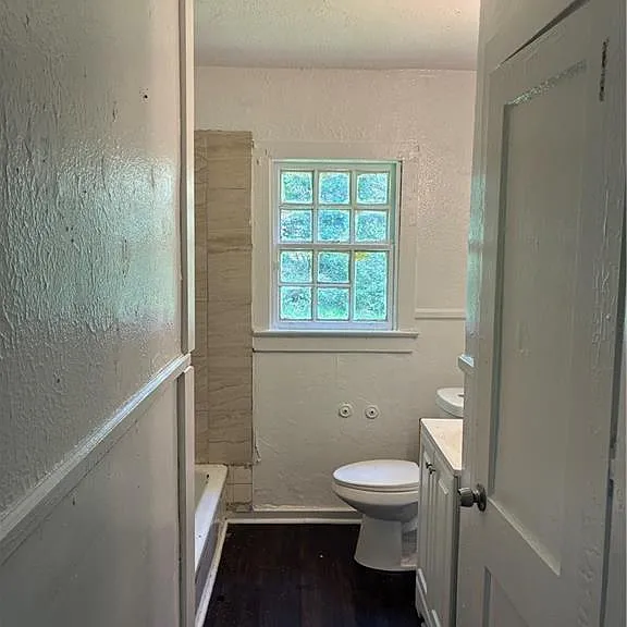 2105 Steiner St — Photo 6
