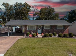 755 Ivygate Dr, Saint Louis, MO 63129