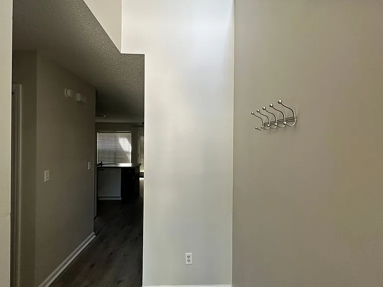 408 Sandy Oak Dr — Photo 2