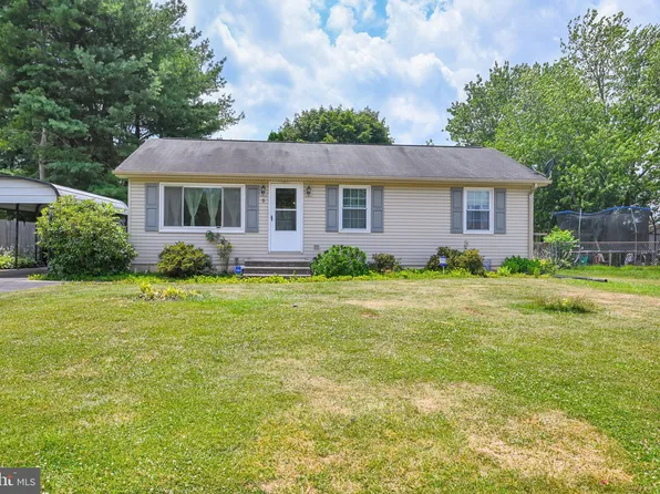 5 Cherry Ct, New Oxford, PA 17350