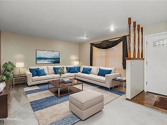 3rd image of 5928 Sewell Ave