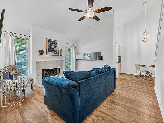 5th image of 5981 Arapaho Rd APT 402