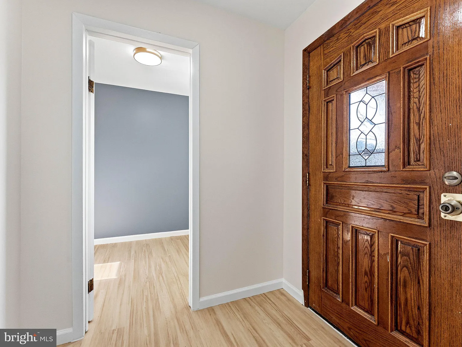 3 bed, 1.5 bath, 3021 sqft, $3,450 — Photo 2