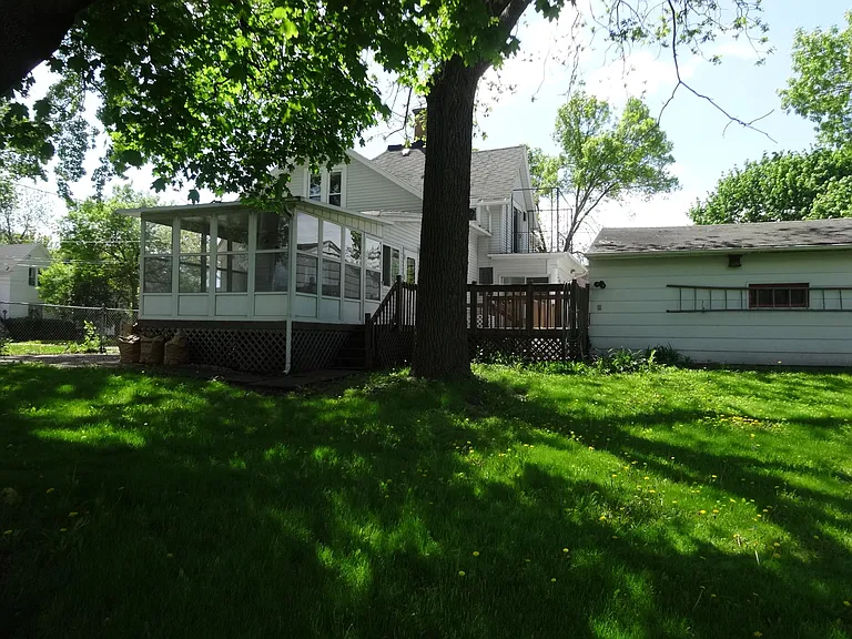 48 Sherman Pl — Photo 3