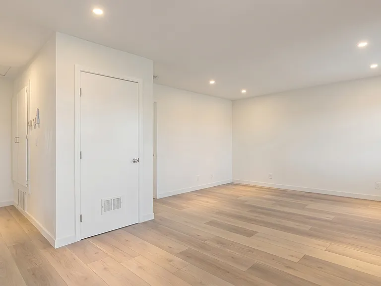 519 E Walnut Ave #4 — Photo 18
