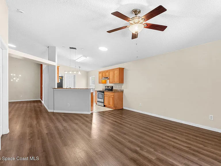 4211 Swanna Dr — Photo 17