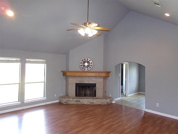 4th image of 2604 Virginia Ave