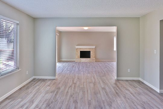 3rd image of 3323 Ashburton Dr