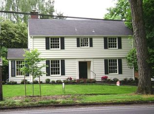 3410 SE Woodstock Blvd, Portland, OR 97202