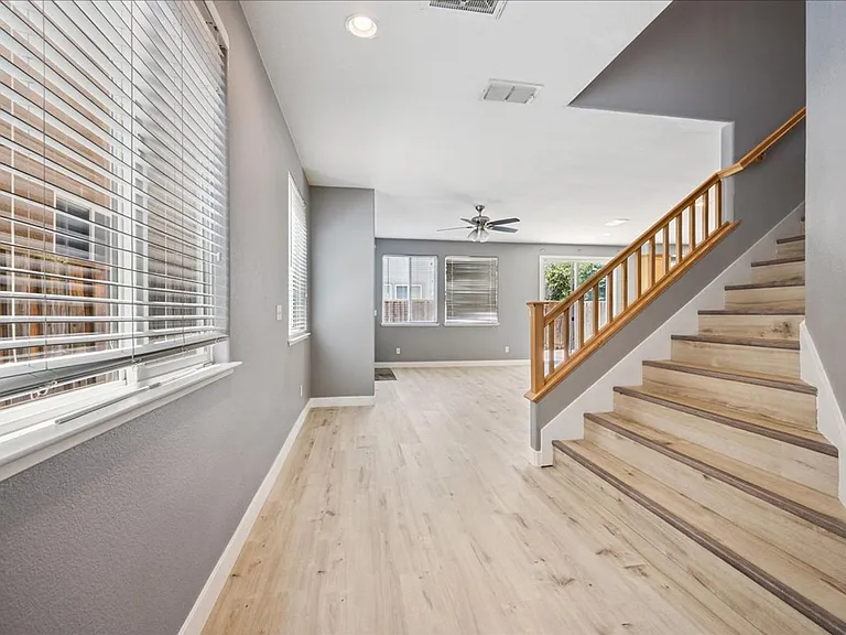 5457 Shennecock Way — Photo 4