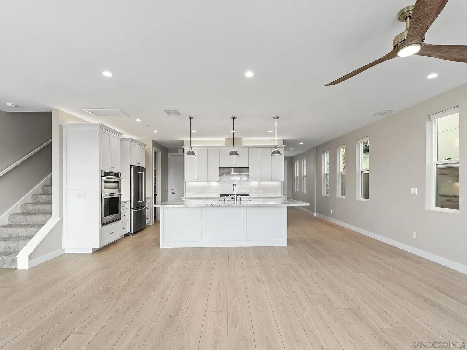 4 bed, 2.5 bath, 2227 sqft, $6,500 — Photo 4
