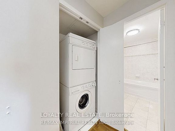 5th image of 65 Bremner Blvd #4907