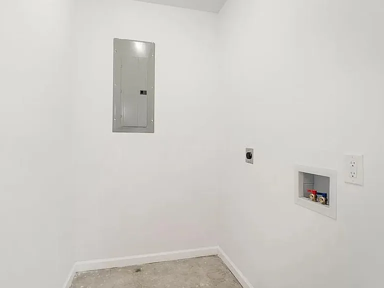 708 Bluford St — Photo 26