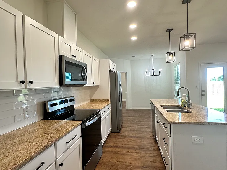 8641 Lockridge Rd — Photo 22