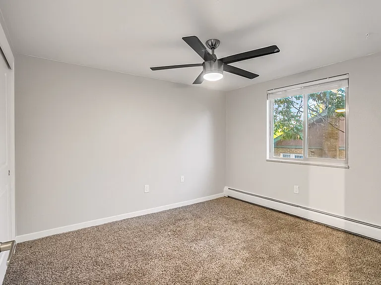 410 Delaware St — Photo 43